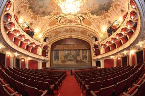 Teatrul-National-Iasi-web