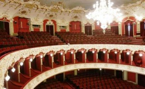 sala-mare-teatrul-national-iasi-1